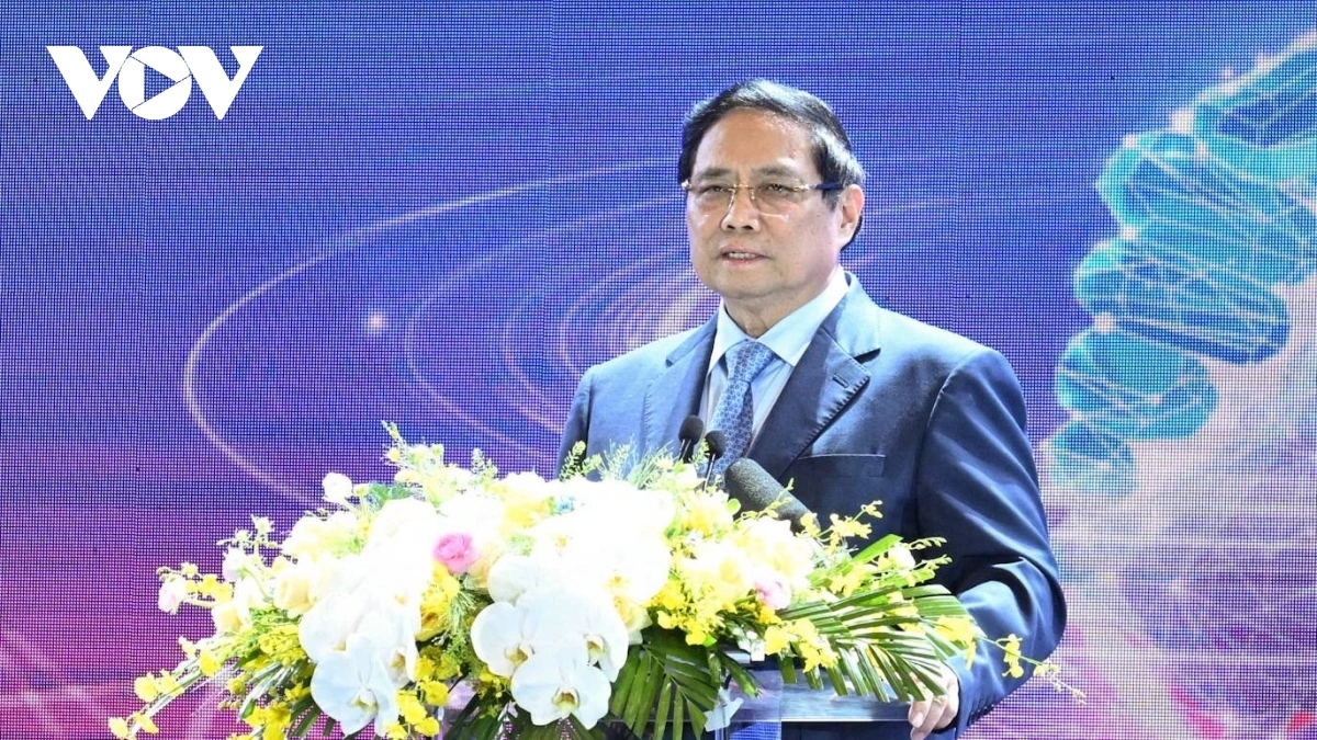 Private sector urged to grow beyond itself for strong, prosperous Vietnam